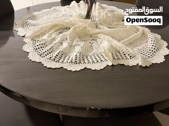 طاولة طعام دائرية