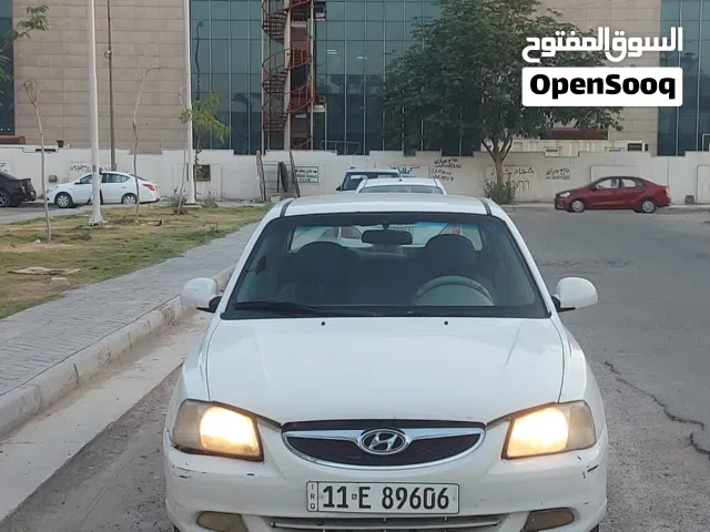 2012 هيونداي فيرنا Standard