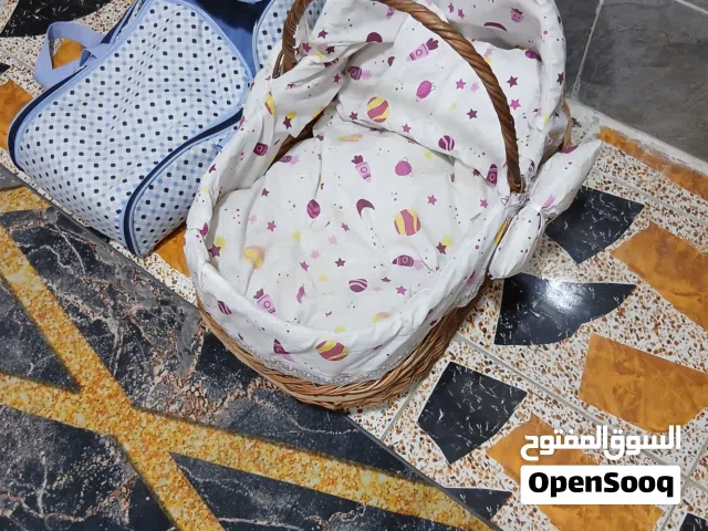 محمل طفل وكاروك خوص هزاز للبيع