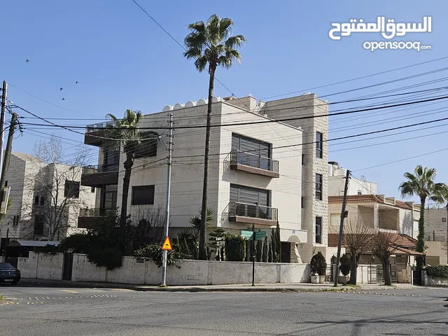 285 m2 3 Bedrooms Apartments for Rent in Amman Al Rawabi