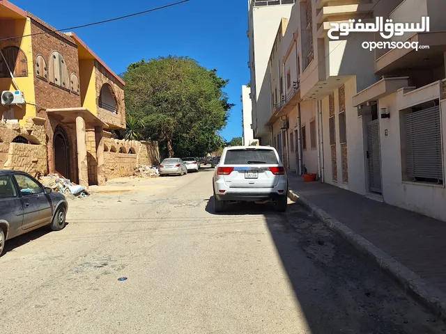 140 m2 More than 6 bedrooms Townhouse for Sale in Tripoli Ras Hassan