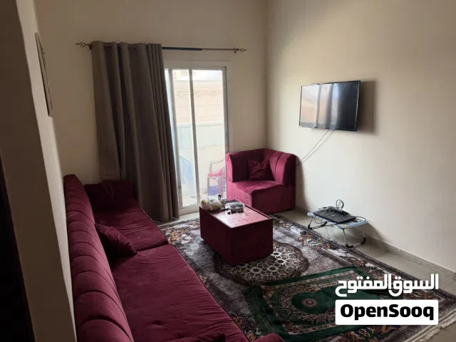 مطلوب انسان محترم ونظيف للسكن مع شخصين داخل شقه غرفه وصاله مفروشه بالكامل