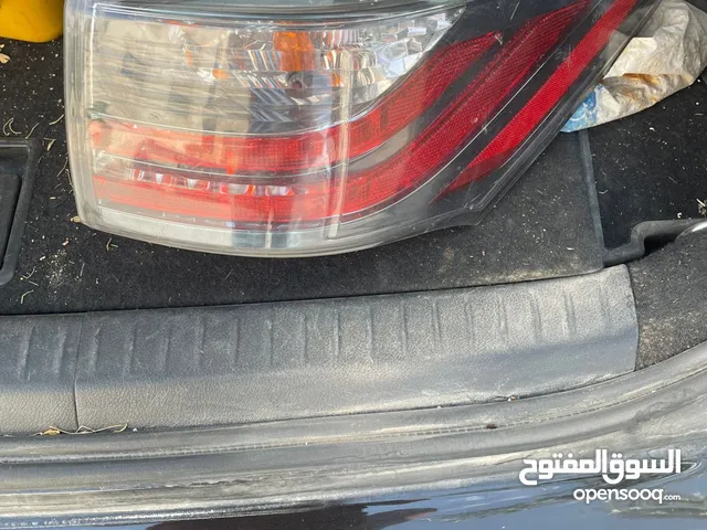 للبيع فانوس خلفي يمين أصلي - لكزس CT  معروض للبيع فانوس خلفي (جهة اليمين) أصلي بحالة وكالة جديد جداً