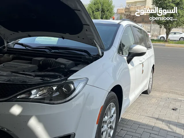 كرايسلر كراند فويجر 2021 وارد كندي
