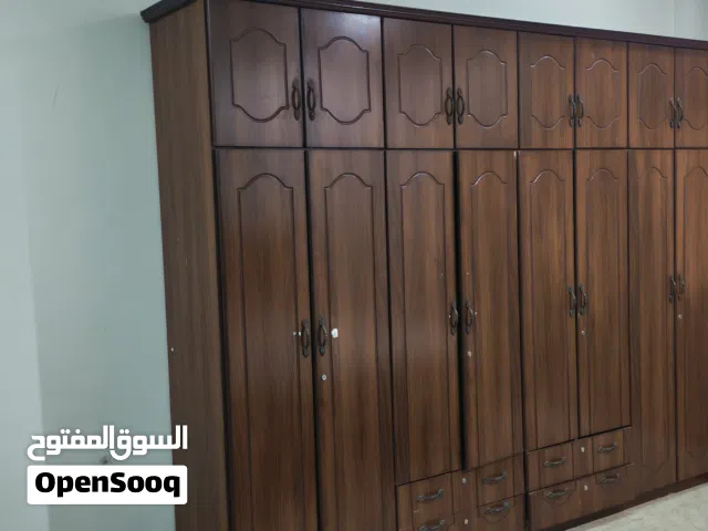 غرفة نوم كاملة بحالة ممتازة سرير مزدوج، مرتبة، تسريحة، خزانة طابقين، سجادة السعر 800 ريال