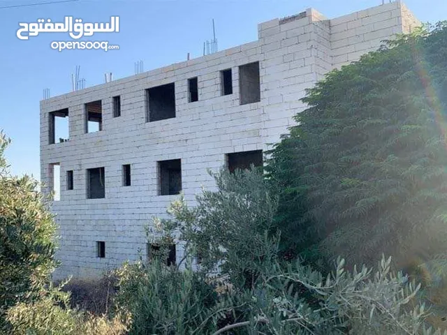 في أجمل مناطق الكرك مخزن للبيع 590م بسعر مميز / ref 9506