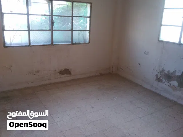 بيت للايجار 3 غرف مع منافعهم حي معصوم مقابل مسجد سالم الكعبي طابق ارضي