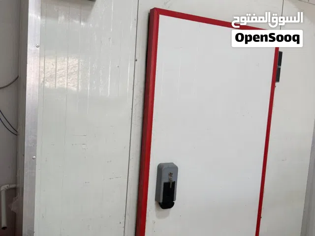 ثلاجة قصاب جزار لحوم 2x2 متر بحالة جيدة