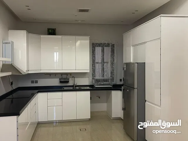 141 m2 3 Bedrooms Apartments for Rent in Al Riyadh Al Mughrizat