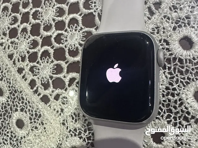 Apple watch series 8  ساعة ابل استخدام نظيف ك الجديدة لون سيلفر مع حماية على الشاشة