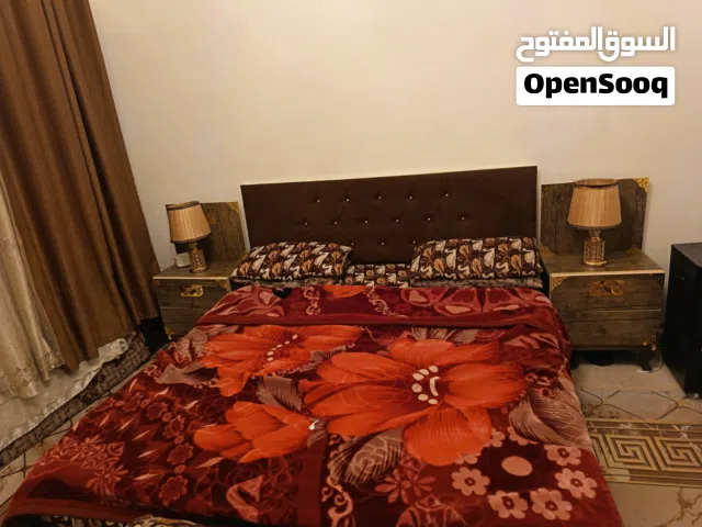 غرفة نوم شبه جديد
