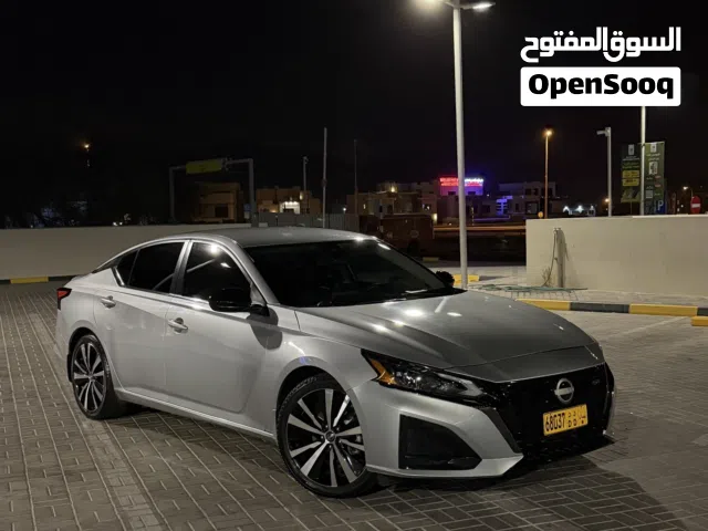 2022 Nissan Altima SR