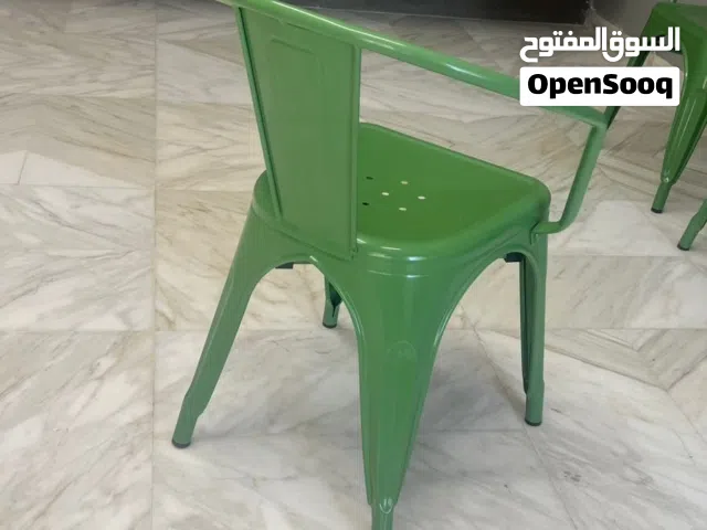 للبيع: 5 كراسي معدنية بتصميم عصري