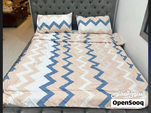 للبيع سرير معاه مرتبة طبية ومعاه الكومدينو بسعر 25 قابل للتفاوض