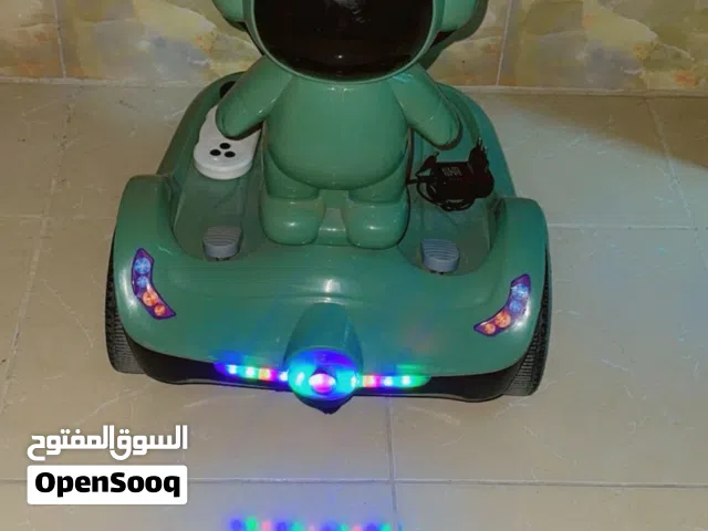 سياره اطفال عل ريمونت نضيفه جدا استعمال قليل