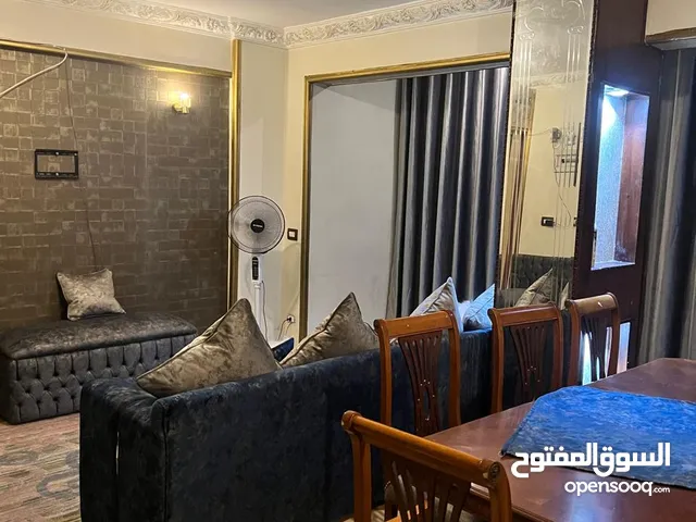 شقة 200م للإيجار مفروشة بكيلوباترا ثالث نمره من البحر... شارع طه حمادي