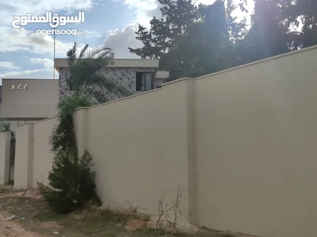 200 m2 4 Bedrooms Townhouse for Sale in Tripoli Tajura