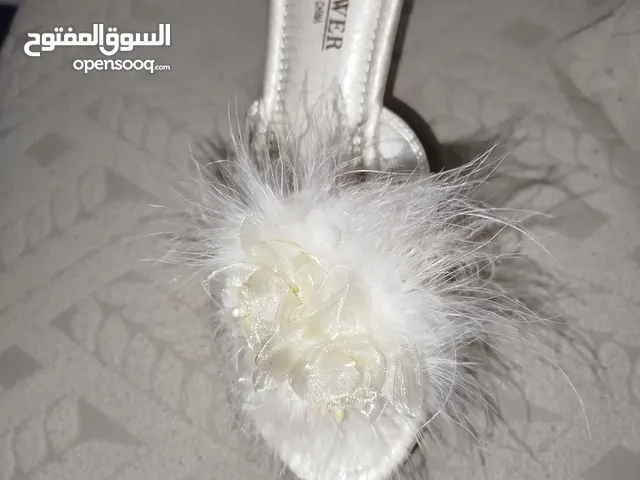 سليبر سواريه ابيض مقاس 37 جديد لم يستعمل اوريجنال
