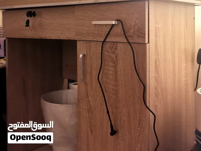 STUDY TABLE FOR SALE !! طاولة دراسة مستعملة للبيع !!
