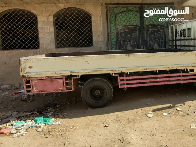 Box Mitsubishi 2006 in Sana'a