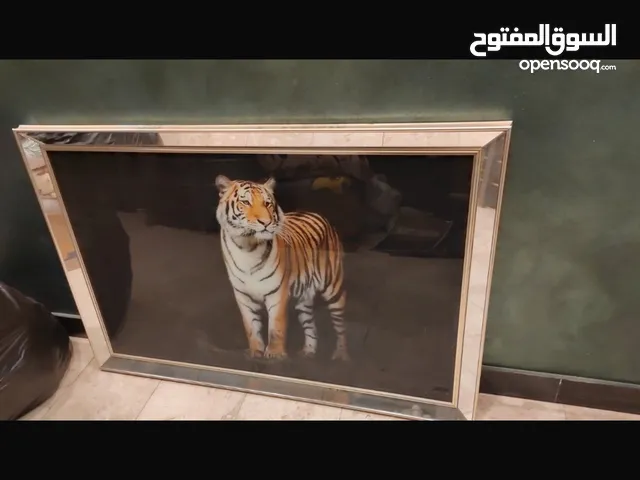 لوحة زجاجية سعرها150 وبيها مجال