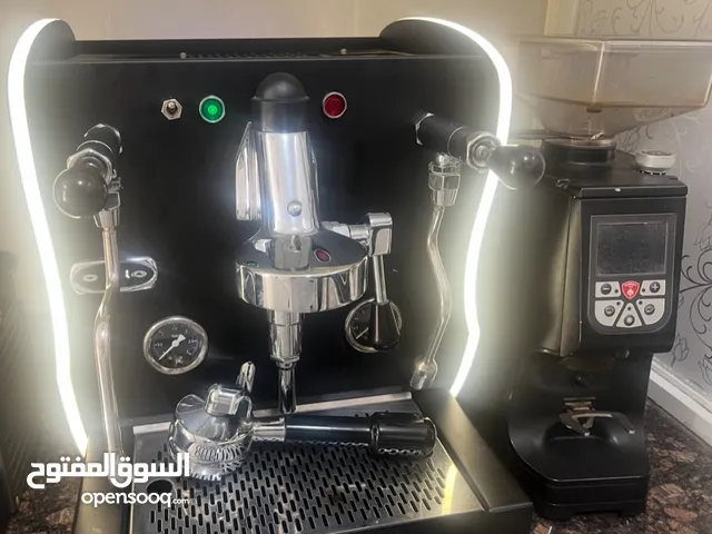 Coffee machine and grinder machine