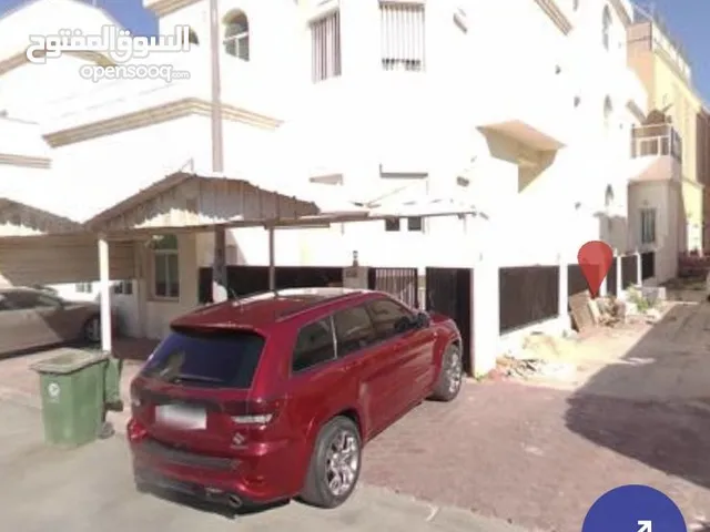للبيع بيت بحطين دورين وربع وسرداب