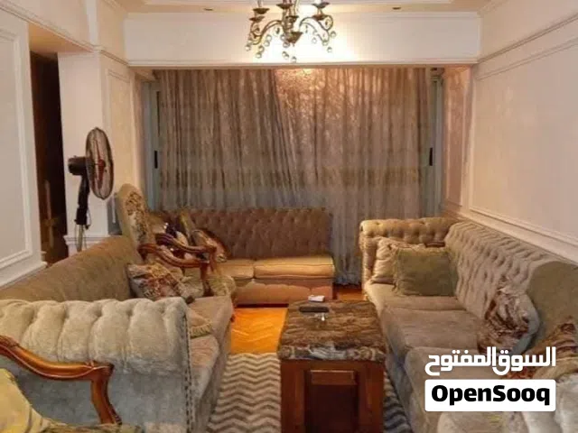 فرصه نادرة لعشاق الرقى شقة مفروشة ومكيفة للإيجار السنوى لعشاق ميامى خطوات من البحر وخالد ابن الوليد