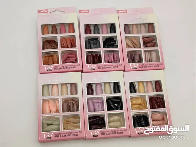 تألقي بأظافر لؤلؤة معصم