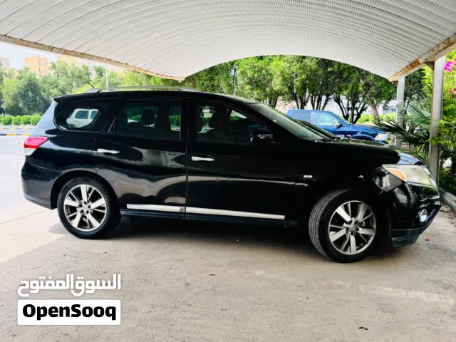 2013 نيسان باثفايندر SV
