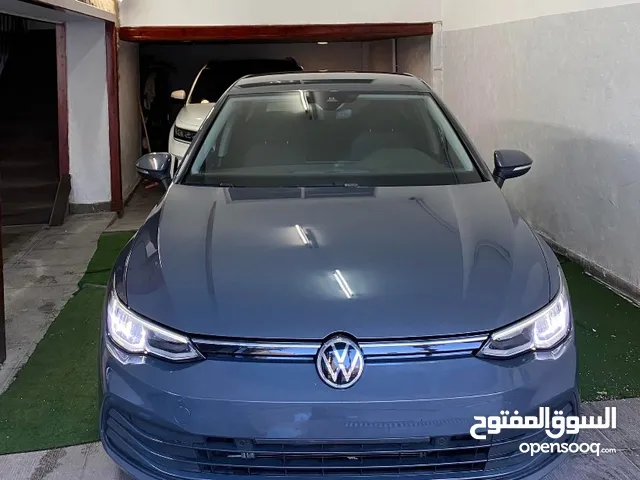 Vw golf Mk8 بويه شركة عداد 30 بحاله الوكاله  فلللللللللللل مسكررررررر مع بانوراما