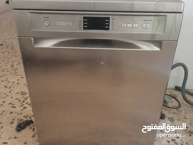 جلاية ارستون مستعمل 8 برامج نظيفة من الداخل مع كامل القطع بحاجة إلى صيانة
