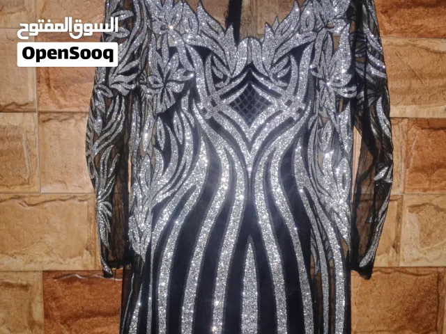 فستان سهرة جديد غير مستخدم للبيع المستعجل