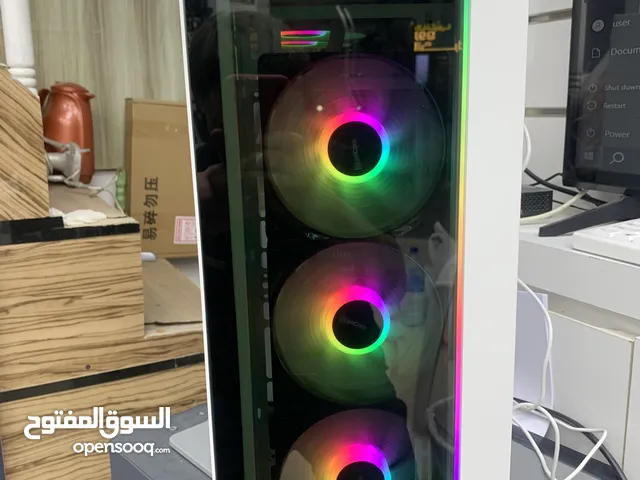 كمبيوتر العاب باحالة ممتازة جدا