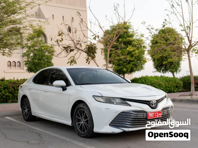 Sedan Toyota in Muscat
