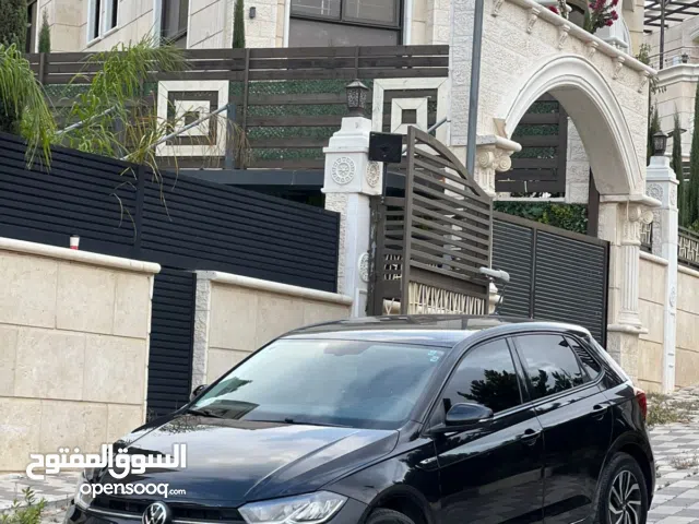 فولكسفاجن بولو محرك1000تربو فل كامل اضافات ماعدا الفتحة