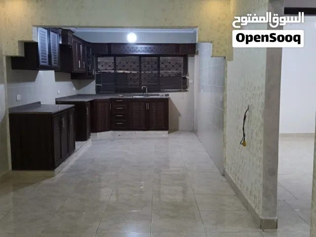 شقة طابقية للبيع في جبل طارق