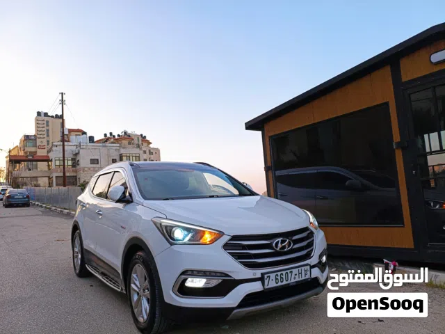 هونداي سانتافيه 2017 فل  فل اضافات وبحال الشركة  وافحص وين مابدك  الله يبارك لصاحب النصيب