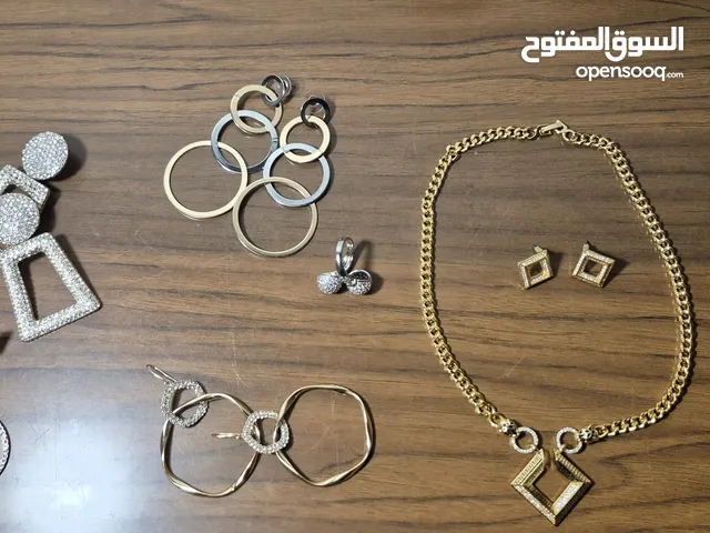 كله ست ستانلس ستيل، اللون ثابت، بـ 22 دينار بس