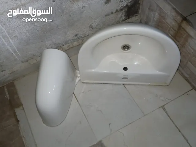 مغسله معلقه بحاله جيده