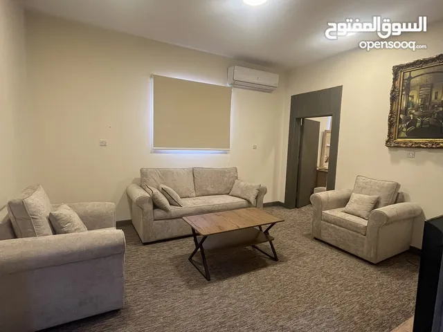شقة غرفة وصالة إيجار شهري في حي الوادي 1BHK Monthly Pay in Al-Wadi area