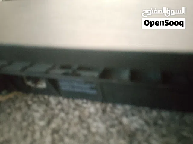 بلاي ستيشن 4 سليم ممتاز بحاله جيده بدون اي مشاكل مع يد بيضاء وسماعه سلك وشاحن اصلي كيبل