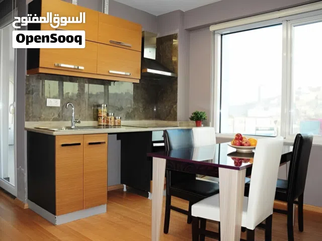 شقه فندقيه تكفي خمس اشخاص مع بلكونه