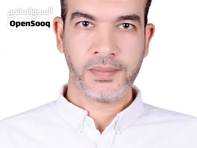 معلم رياضيات وعلوم  بفروعها وتدريس جميع المواد خبره ستة وعشرون عام في مدارس مصريه واماراتيه وسعودية