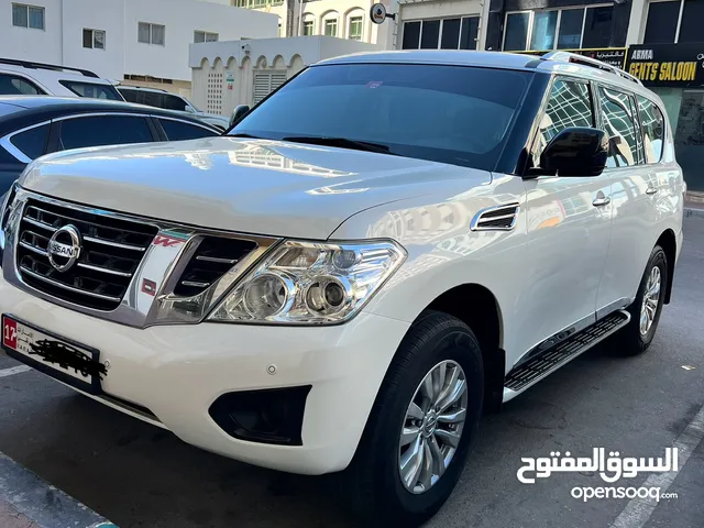 Nissan patrol 2018 Model V6 available for sale in AbuDhabi city perfect condition