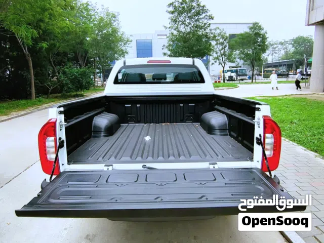 سيارة للنقل والتوصيل داخل وخارج طرابلس