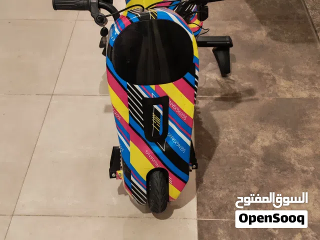 سكوتر كهربائي درفت بقوة 36 فولت الحجم الكبير شغال 100٪ اضاءة بلوتوث شاحن ومفتاحين Scooter