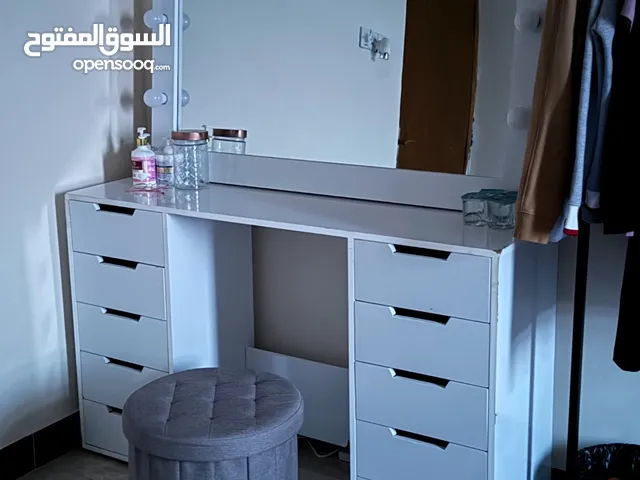 ميز مراية ، حالة جديدة
