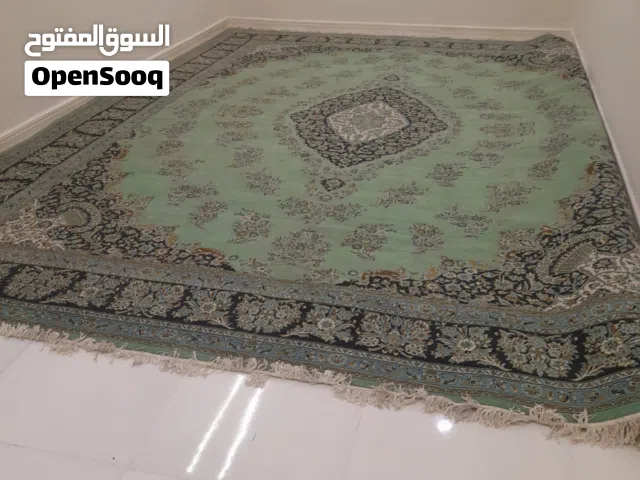 زوليه كاشان ثقيله نظيفه كلشش وجديده  قياس 6*5 متر