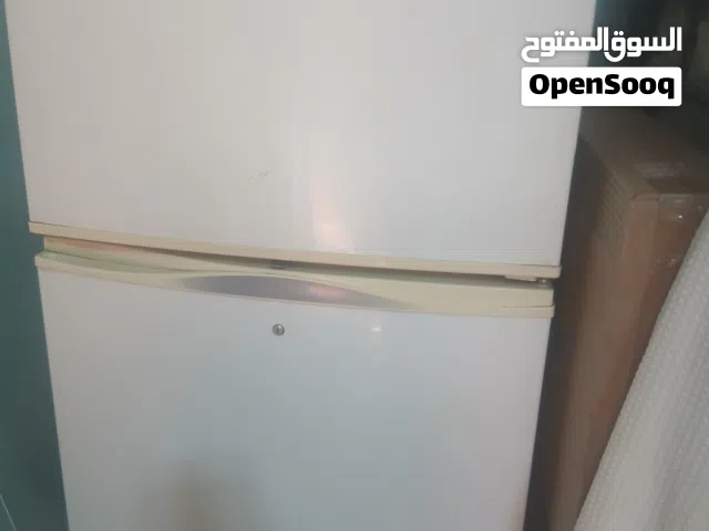 تلاجة 16 قدم بحالة ممتازة جدا تبريد وتجميد بدون اى بارومة